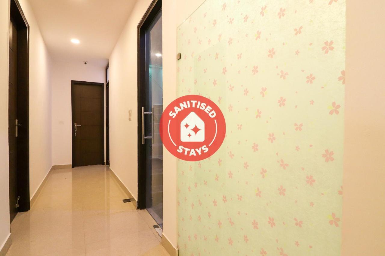 Oyo 63841 White Orchid Hotel Indraprastha Buitenkant foto