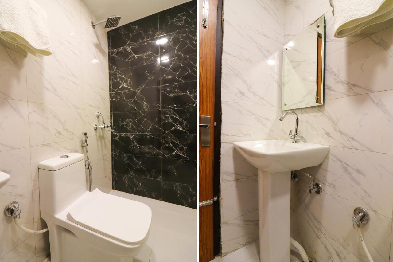 Oyo 63841 White Orchid Hotel Indraprastha Buitenkant foto