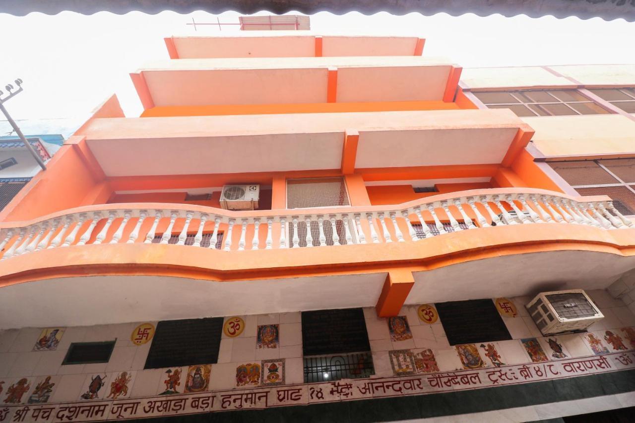 Oyo 63841 White Orchid Hotel Indraprastha Buitenkant foto